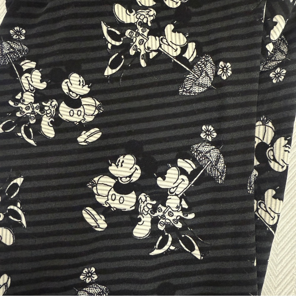LuLaRoe Disney Mickey and Minnie Leggings TC 12-18 - Picture 3 of 5